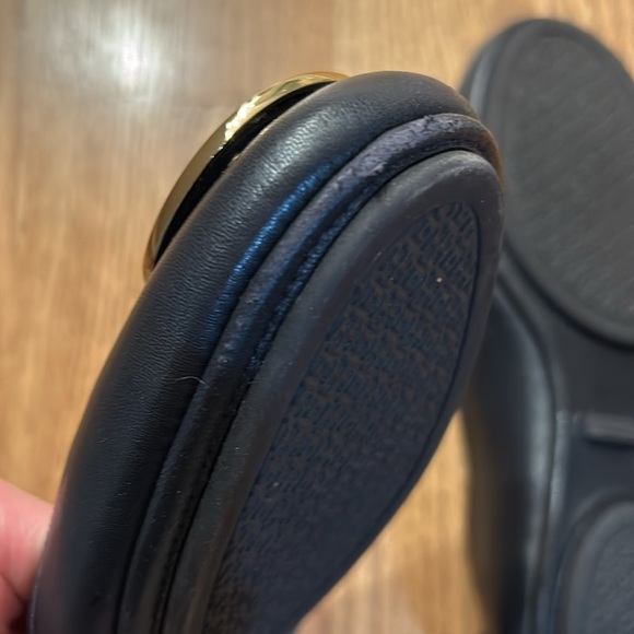 Barely worn navy Tory Burch Minnie Ballet Flats. Size 5.5. - Picture 3 of 5